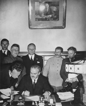 El Pacto Ribbentrop-M&oacute;lotov, un maquiav&eacute;lico acuerdo temporal